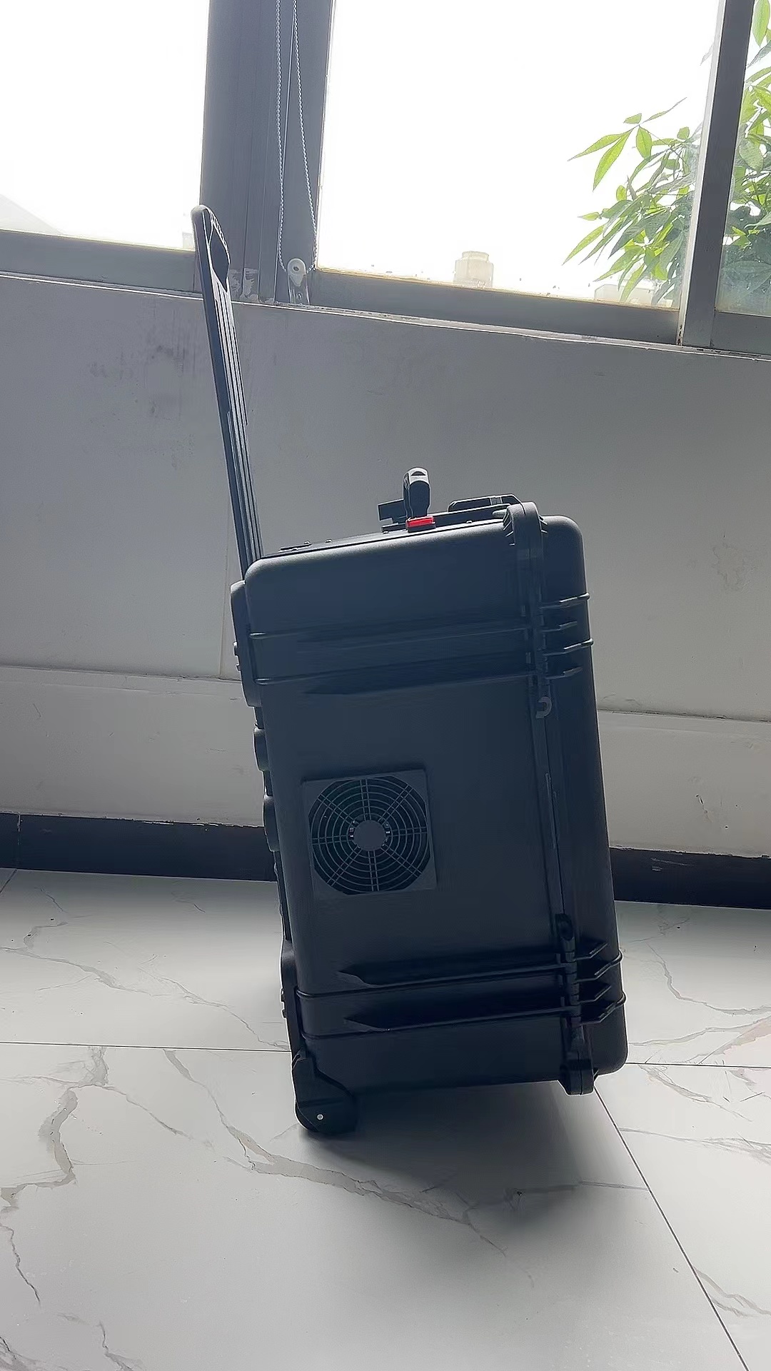 七叉镇手拉箱型移动通信干扰器